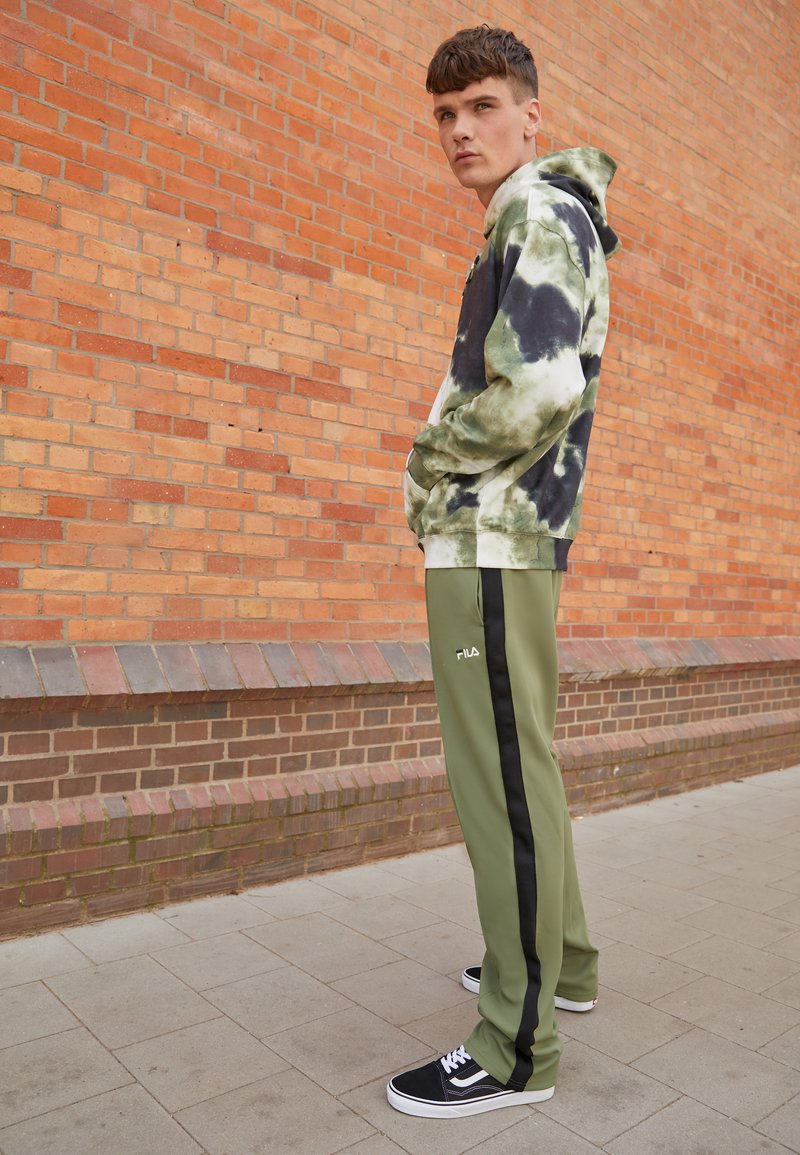 Fila BRUGES TRACK PANTS Pantaloni sportivi loden green/cachi Zalando.it