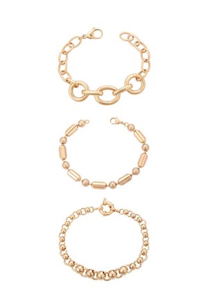 Trei brățări în nuanță aurie, fiecare cu design diferit al lanțului: verigi ovale mari, bile alternante netede și texturate și bile rotunde mici cu închizătoare tip toggle.