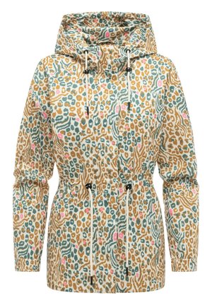 Damska kurtka z kapturem, regulowanymi troczkami, elastyczną talią i wielokolorowym nadrukiem w panterkę w odcieniach beżu, zieleni i różu.