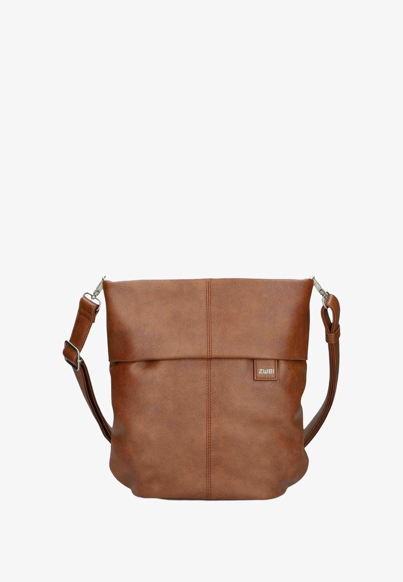 Borsa a tracolla in pelle marrone con superficie liscia, dotata di una parte superiore ripiegabile, cinturino regolabile e una piccola etichetta con il logo sul davanti.