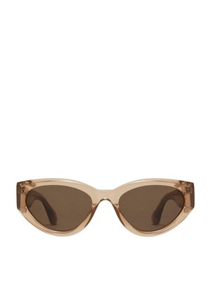 Occhiali da sole cat-eye color marrone con montatura trasparente color sabbia. Presentano un design elegante e una forma angolare prominente; senza loghi o accenti visibili.