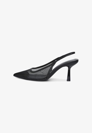 Scarpa slingback nera con punta appuntita, tomaia in rete trasparente, tacco slanciato e design elegante. Accenti lucidi sul tacco.
