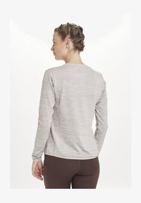 Ausgewählt, atmosphere