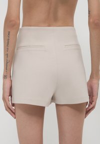 Calliope CON SPACCO  - Shorts - beige