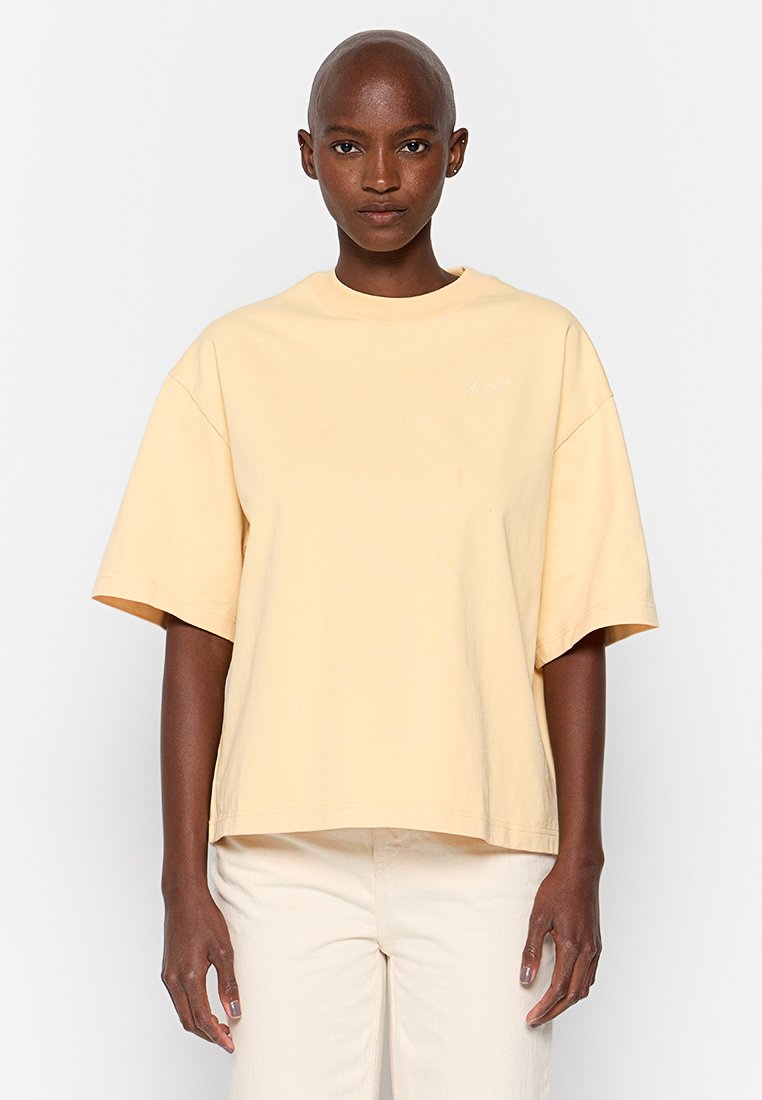 Axel Arigato T-shirt basic geel
