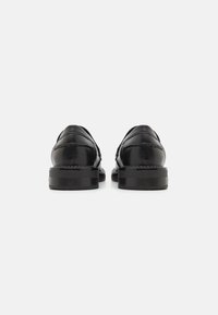 Geox SERILDA - Scarpe senza lacci - black