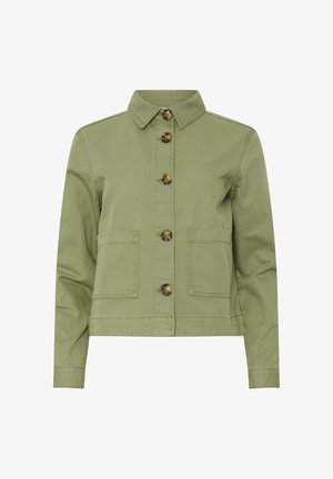 Długa kurtka w jasnooliwkowym kolorze, z kołnierzem, pięcioma brązowymi guzikami z przodu oraz dwoma naszywanymi kieszeniami z przodu.