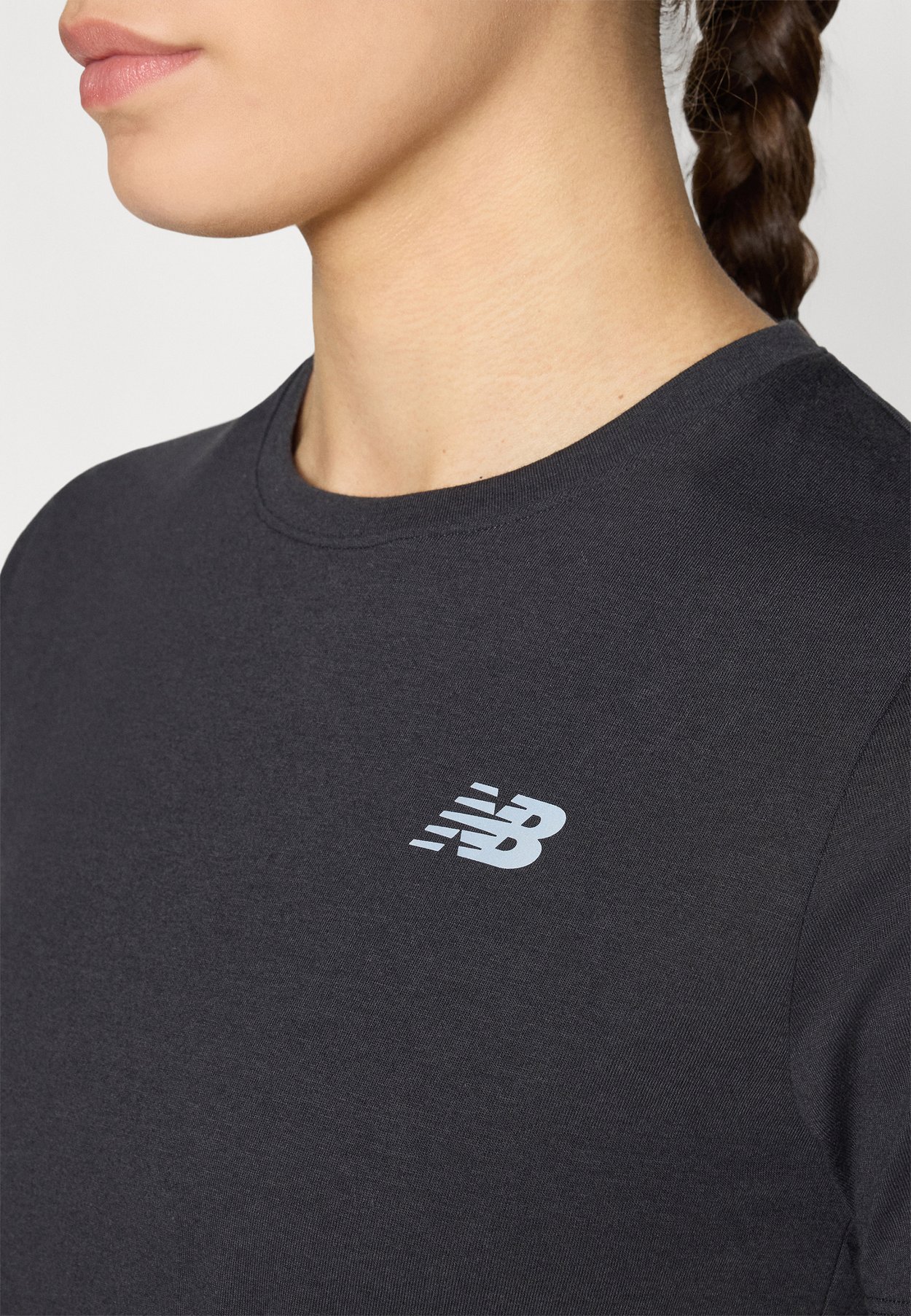SPORT ESSENTIALS HEATHERTECH T-SHIRT