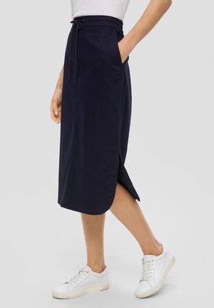 - Spódnica ołówkowa