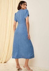Friends Like These REGULAR FIT PETAL SLEEVE MIDI BELTED  - Kasdienė suknelė - blue