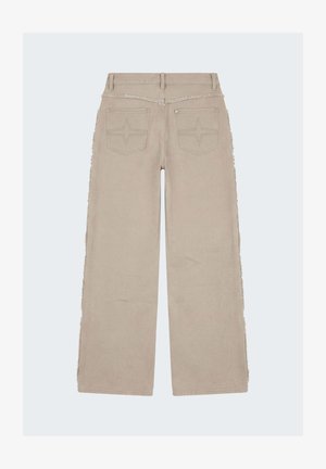 Beige wijde broek met rafelige naden aan de zijkanten, achterzakken met gestikte sterontwerpen en lusjes voor een riem in de taille.