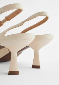 Next FOREVER COMFORT CORSAGE SLINGBACK - Avokkaat - bone