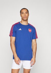 adidas Performance ARSENAL FC DNA - T-shirt con stampa - victory blue