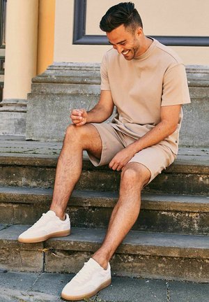 Suitable, RINK  - REGULAR-FIT - Print T-shirt - taupe beige