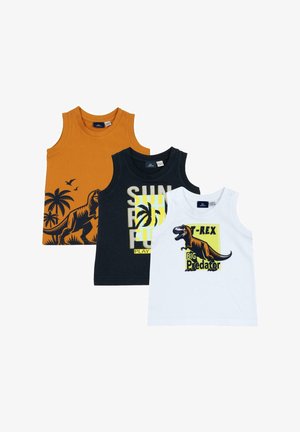Drie tanktops in oranje, marineblauw en wit. De oranje tanktop heeft een grafisch ontwerp van een dinosaurus en een palmboom; de marineblauwe heeft een tekstontwerp; de witte toont een illustratie van een T-Rex.