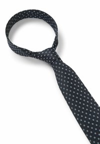 Marineblauwe stropdas met een subtiel lichtblauw vierkant patroon, gestrikt in een klassieke knoop, weergegeven op een witte achtergrond.
