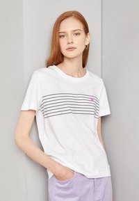 Esprit - TEE - Potiskana majica - white Miniaturna slika 1