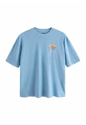 Hellblaues T-Shirt mit kurzen Ärmeln, mit kleinem Space Jam-Grafik und Text auf der linken Brust.