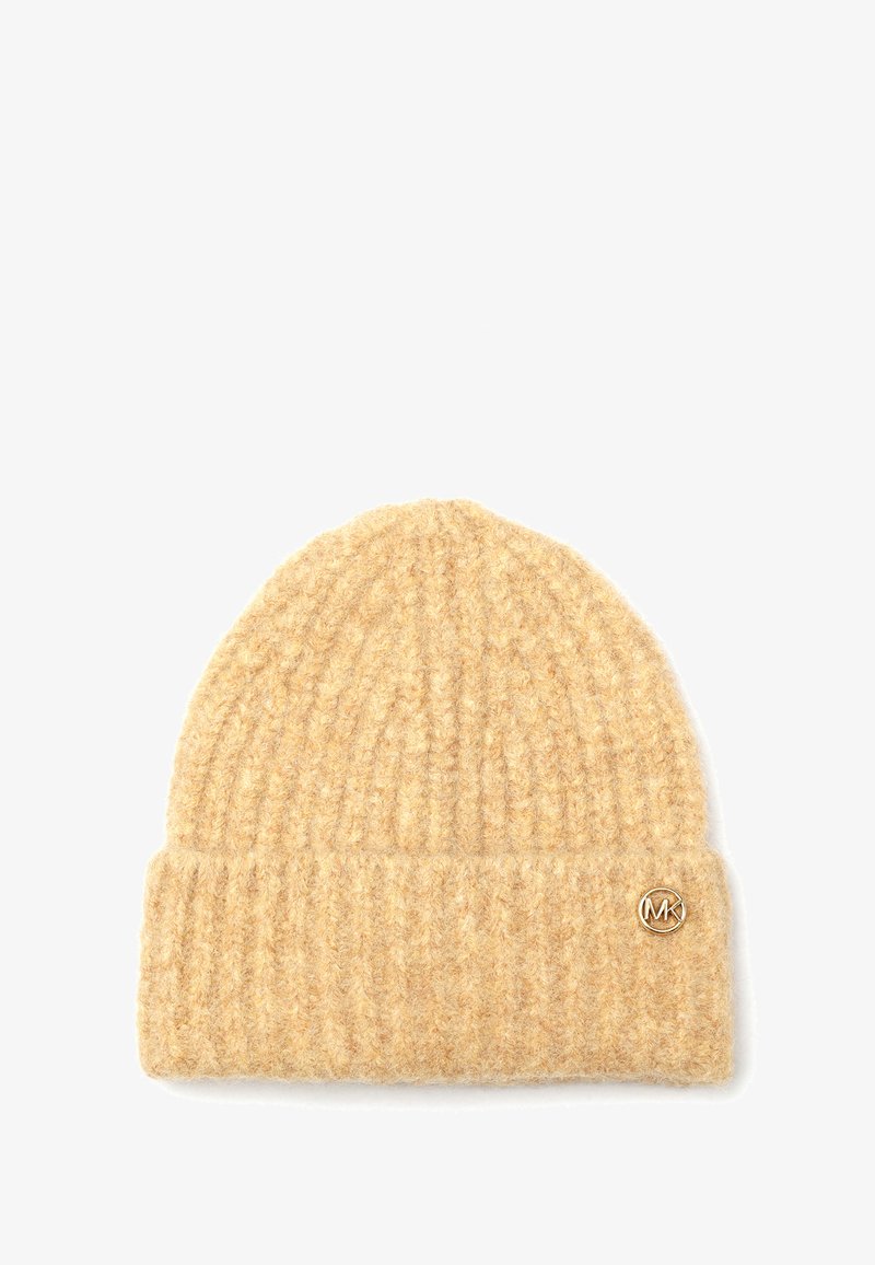 Knit beanie in light beige with a ribbed texture. Features a folded cuff and gold-tone logo accent on the side.