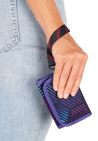 coocazoo MIT SICHTFENSTER - Wallet - indigo illusion