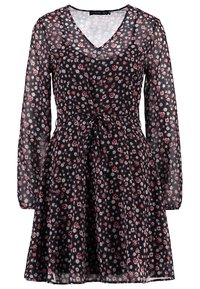 Vestido negro de manga larga con escote en V, patrón floral en rosa y blanco, tejido transparente y cinturón atado en la cintura.
