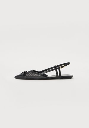 Mustad musta slingback tüüpi batsaari, millel on võrkmaterjal, terav nina ja dekoratiivne paela aksessuaar. Minimalistlik disain, millel on peened rihmad ja lame tald.