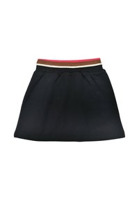 Schwarzer Rock mit einem gerafften Design und einem bunten elastischen Bund, der rot, braun und cremefarbene Streifen aufweist. Glatte Stofftextur.