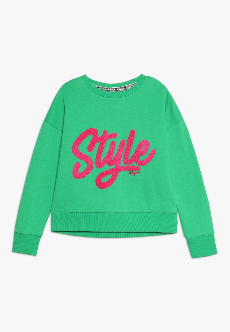 Sweatshirt vert avec col rond, manches longues retroussées et design cropped. Présente un grand texte rose en peluche écrivant "Style" sur le devant.