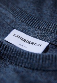Lindbergh O NECK - Stickad tröja - dk blue blend