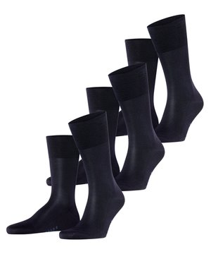 Schwarze Socken aus einem glatten Material, mit einem gerippten Bündchen. Fünf Paare sind ausgestellt, mit einem dezenten Logo auf der Sohle.