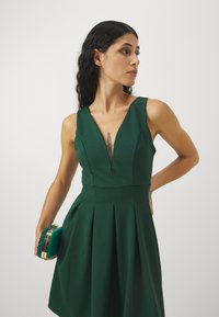 WAL G PETITE ELOISE - Kokteilinė suknelė / vakarėlių suknelė - forest green