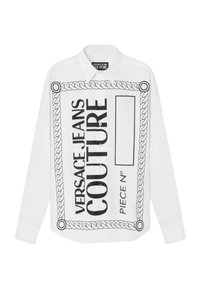 Witte lange mouwen shirt met vetgedrukte zwarte tekst "VERSACE JEANS COUTURE" binnen een touwpatroon kader en een lege labelruimte.