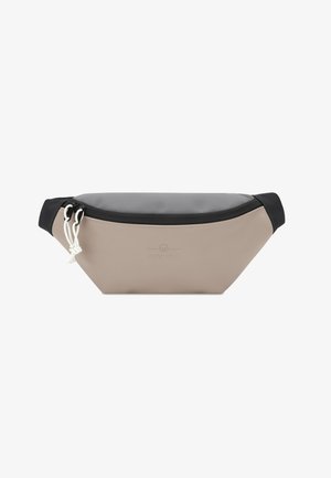 Riñonera beige y gris con ribete negro y tiradores de cremallera blancos, forma rectangular con logo en relieve en el centro delantero.