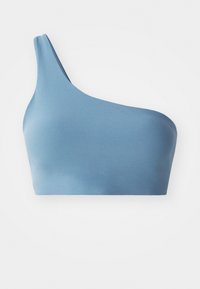 Asymmetrisk blå crop top laget av glatt stoff, med en enkelt skulderstropp og en tettsittende design. Ingen mønstre eller dekorasjoner.