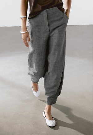 Massimo Dutti Stoffhose - grey