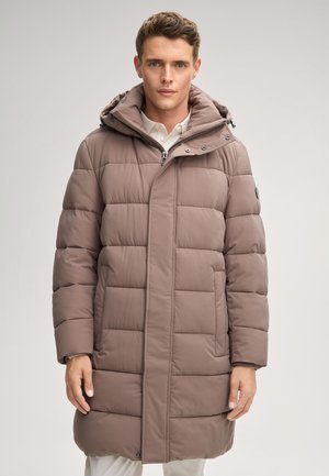 Gevoerde winterjas in taupe, met een capuchon, ritssluiting aan de voorkant en een gewatteerd ontwerp. Inclusief zijzakken en een merkaccent op de mouw.