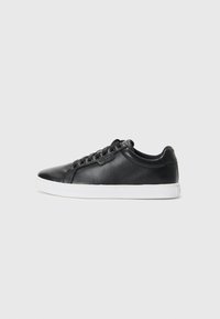 CYPRUS™ LX - Trainers - black