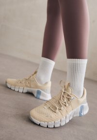 Unselected, sanddrift/white/phantom/light iron ore/light armory blue