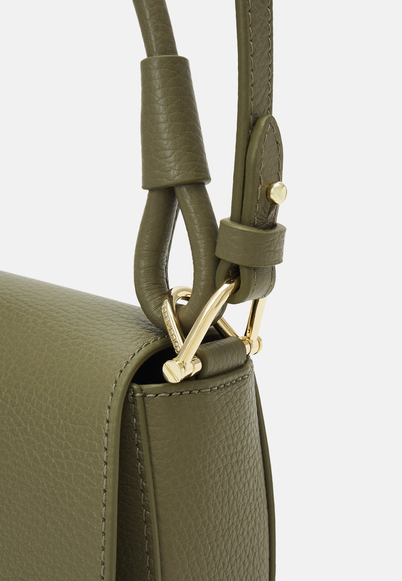 Sac à Main COCCINELLE En Cuir Grainé Vert Laurier - Neuf Avec étiquettes