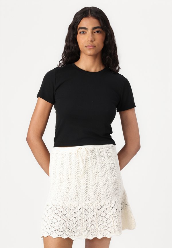 ONLELLI SHORT - Basic T-shirt4