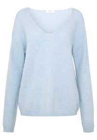 Jasnoniebieski sweter z dekoltem w serek, z długimi opuszczanymi rękawami, wykonany z miękkiego, puszystego materiału; rękawy i dół wykończone prążkowanym ściągaczem.