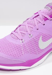 Nike Performance Zapatillas de entrenamiento - purple