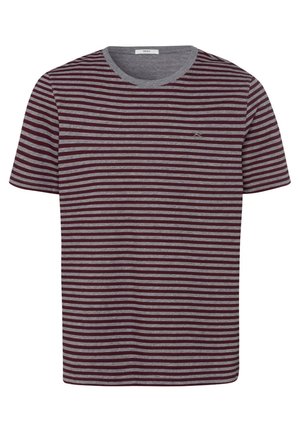 T-shirt à manches courtes et col rond avec des rayures horizontales bordeaux et grises, et un petit logo sur le côté gauche de la poitrine.