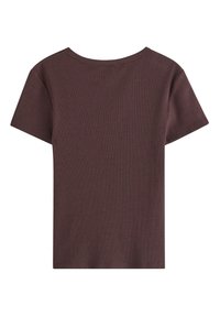 T-shirt corto a maniche corte di colore marrone scuro con scollo rotondo, caratterizzato da un tessuto strutturato e da un design semplice e aderente.