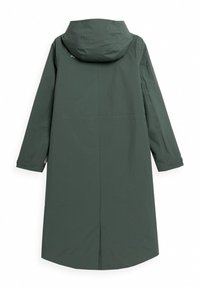 Mørkegrøn vandtæt jakke med hætte, med lange ærmer, lige snit og en slids bagpå for bevægelsesfrihed. Glat, mat tekstur.