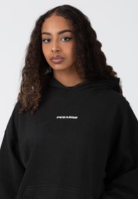 Pegador CLARITA LOGO OVERSIZED - Mikina s kapucňou - washed black