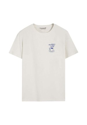 Camiseta blanca de algodón con cuello redondo y mangas cortas. Destaca un gráfico azul de una taza de café con el texto "scalpers café" en el pecho.