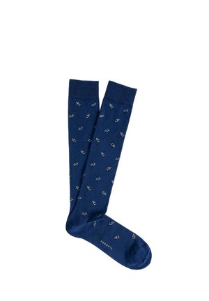 Coppia di calzini blu navy al ginocchio con piccoli motivi a ancora di colore chiaro e testo "PERFIL" vicino alle dita, su sfondo bianco.
