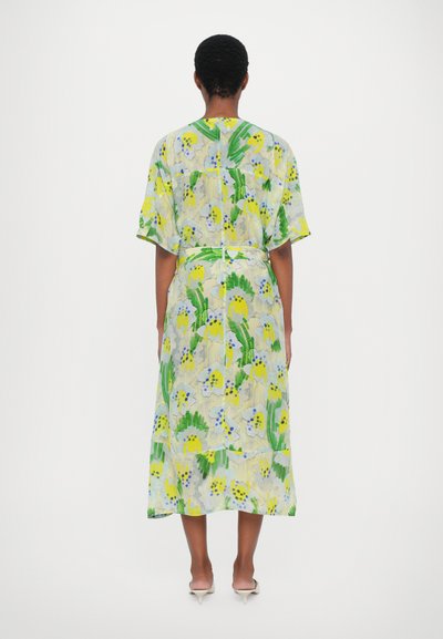 Henrik Vibskov FROWN DRESS - Freizeitkleid - spraycan white/green