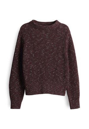 Maglione a coste spesso in un rosso scuro con punti bianchi, dotato di maniche lunghe e scollatura rotonda.